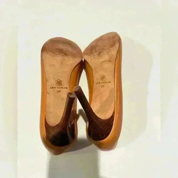 Ann Taylor Size 9M Light Orange Pumps 3.5" Stiletto Heels Peep Toes - Picture 7 of 7